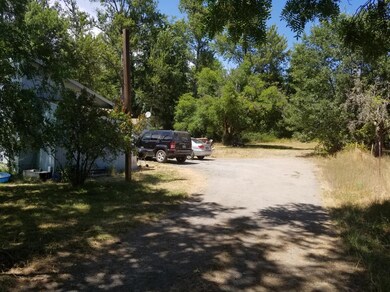 345 Earhart Rd, Rogue River, OR 97537 - photo 2