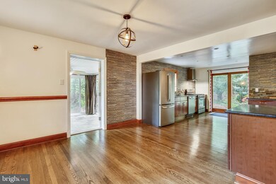 2325 Highland Ave, Falls Church, VA 22046 - photo 7