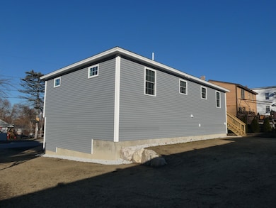 106 W Hillcrest Ave, Manchester, NH 03103 - photo 5