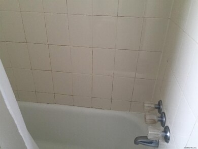 706 Myrtle Ave, Albany, NY 12208 - photo 5