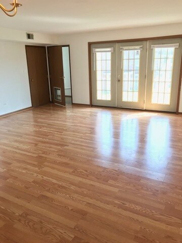 4150 Williamsburg Ct unit 201, Glenview, IL 60025 - photo 2