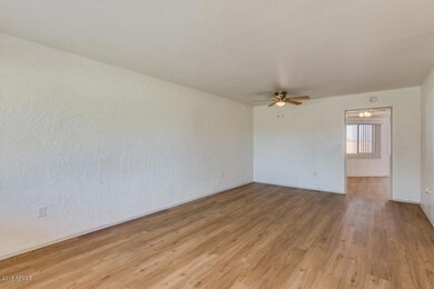 14022 N Newcastle Dr, Sun City, AZ 85351 - photo 4