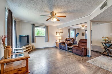 713 Oak Dr, Hurst, TX 76053 - photo 6