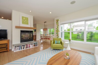 010-Living_Room-1749122-large