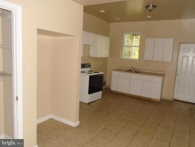 2521 Brookfield Ave, Baltimore, MD 21217 - photo 6