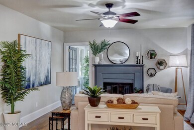 2316 Belvedere Living Rm