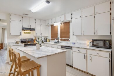 8-web-or-mls-9823 W Etienne Rd-8