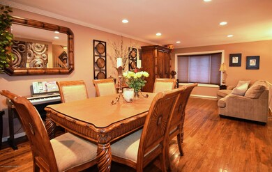 (4) Dining Room Living Room