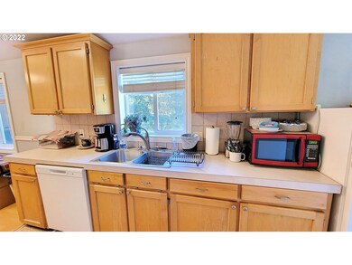 40180 Log Creek Rd, Marcola, OR 97454 - photo 4