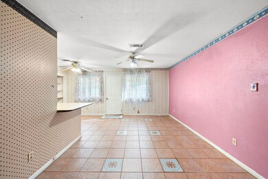 8930 Deer Trail Dr, Houston, TX 77088 - photo 5