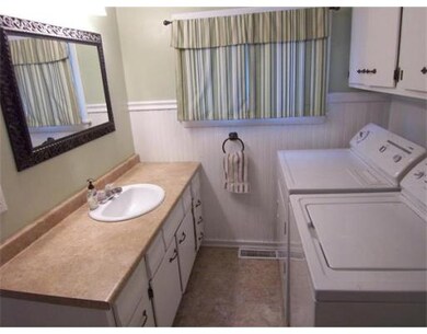 22 Lamont St unit 1, Billerica, MA 01821 - photo 6