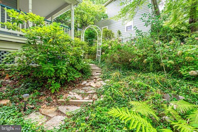 10105 Meadowneck Ct, Silver Spring, MD 20910 - photo 7