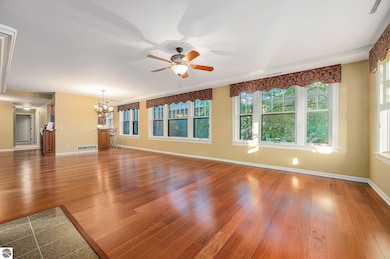 Marlborough unit 105, Kalamazoo, MI 49007 - photo 4