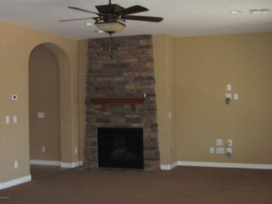 Familyl Room w/gas FP