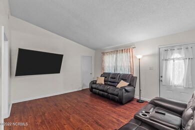 111 Royal Ct, Jacksonville, NC 28546 - photo 6