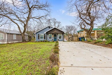 611 W Coffin St, Denison, TX 75020 - photo 2