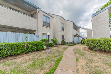 7313 Gulf Fwy unit 907, Houston, TX 77017 - photo 2