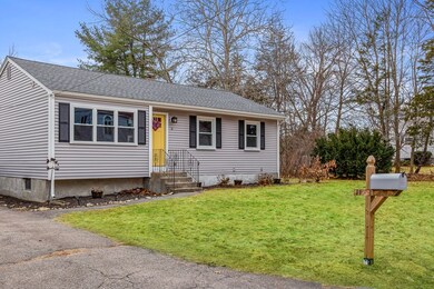 5 Robin Cir, Medway, MA 02053 - photo 2