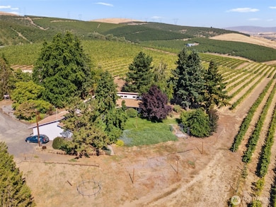 2018 Steele Rd, the Dalles, OR 97058 - photo 2