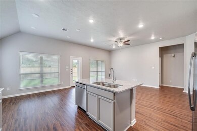 1014 Tomball Downs Dr, Tomball, TX 77375 - photo 4