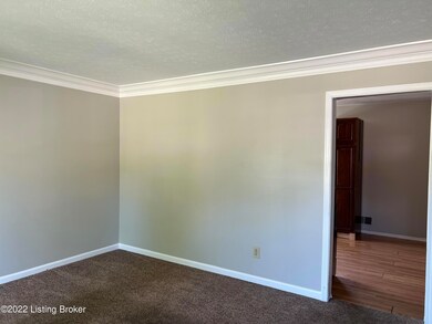 6504 Burlwood Dr, Louisville, KY 40229 - photo 3