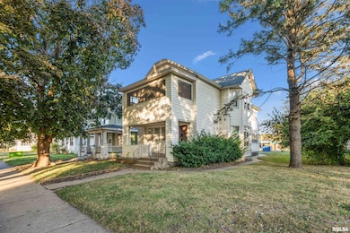 1423 Pershing Blvd, Clinton, IA 52732 - photo 2