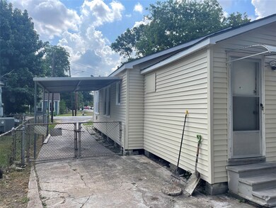 6813 Appleton St, Houston, TX 77022 - photo 5