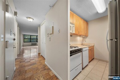 The Galaxy Towers unit 11E, West New York, NJ 07093 - photo 5