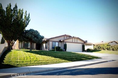 13766 Woodbine Dr, Victorville, CA 92395 - photo 2