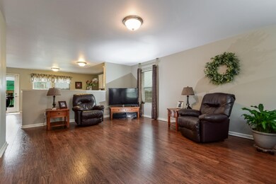 007-Living_Room-5734166-medium