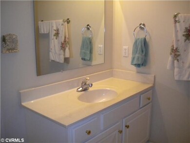 Bathroom - Hall Bath with Tub / Shower.