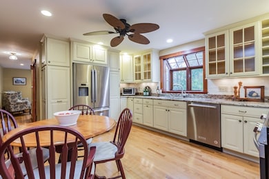 24 Acorn St, New Bedford, MA 02740 - photo 7