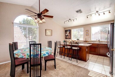 Dining/Breakfast Room