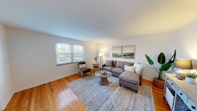 1109-Sells-Unit-L-Living 4