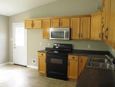 328 Pine Hill Dr, Hopkinsville, KY 42240 - photo 5