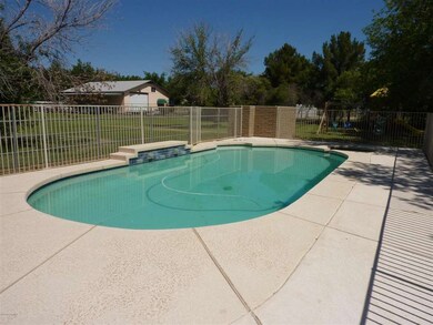 Pool & Spa