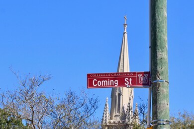 DT Coming St
