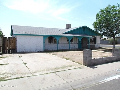 023-045933 - front left
