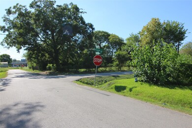 3301 Brewster St, Houston, TX 77026 - photo 2