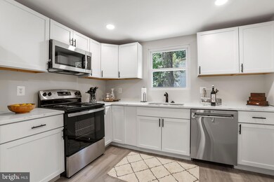 6808 Fawn Cir, Fredericksburg, VA 22407 - photo 7