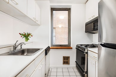 The Dunhill unit 5D, New York, NY 10028 - photo 4