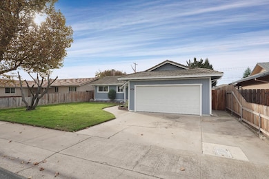 1207 S Crescent Ave, Lodi, CA 95240 - photo 2