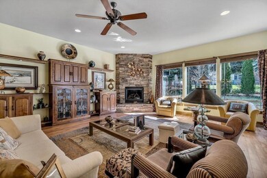 8 Living Room.jpg-SMALL