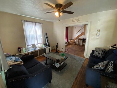 UNIT 709 - LIVING ROOM