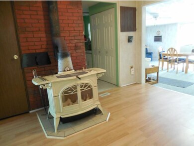 130 S Mendon Rd, Rutland, VT 05701 - photo 5