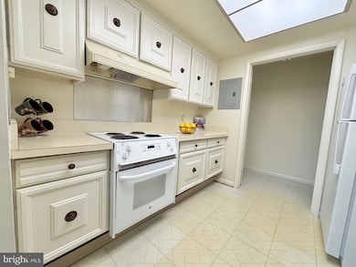 3352 Chiswick Ct unit 573E, Silver Spring, MD 20906 - photo 4