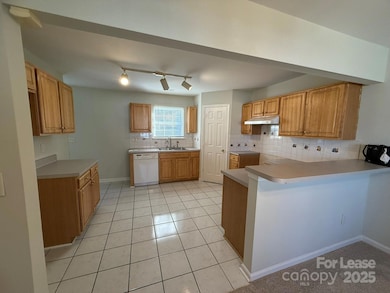 6735 Moss Lake Rd, Charlotte, NC 28214 - photo 2