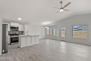 13645 Lago Vista Ave, Horizon City, TX 79928 - photo 3