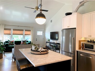 11 Eustis Ave, Newport, RI 02840 - photo 4