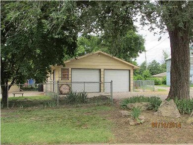 Detached 2 car garage/workshop